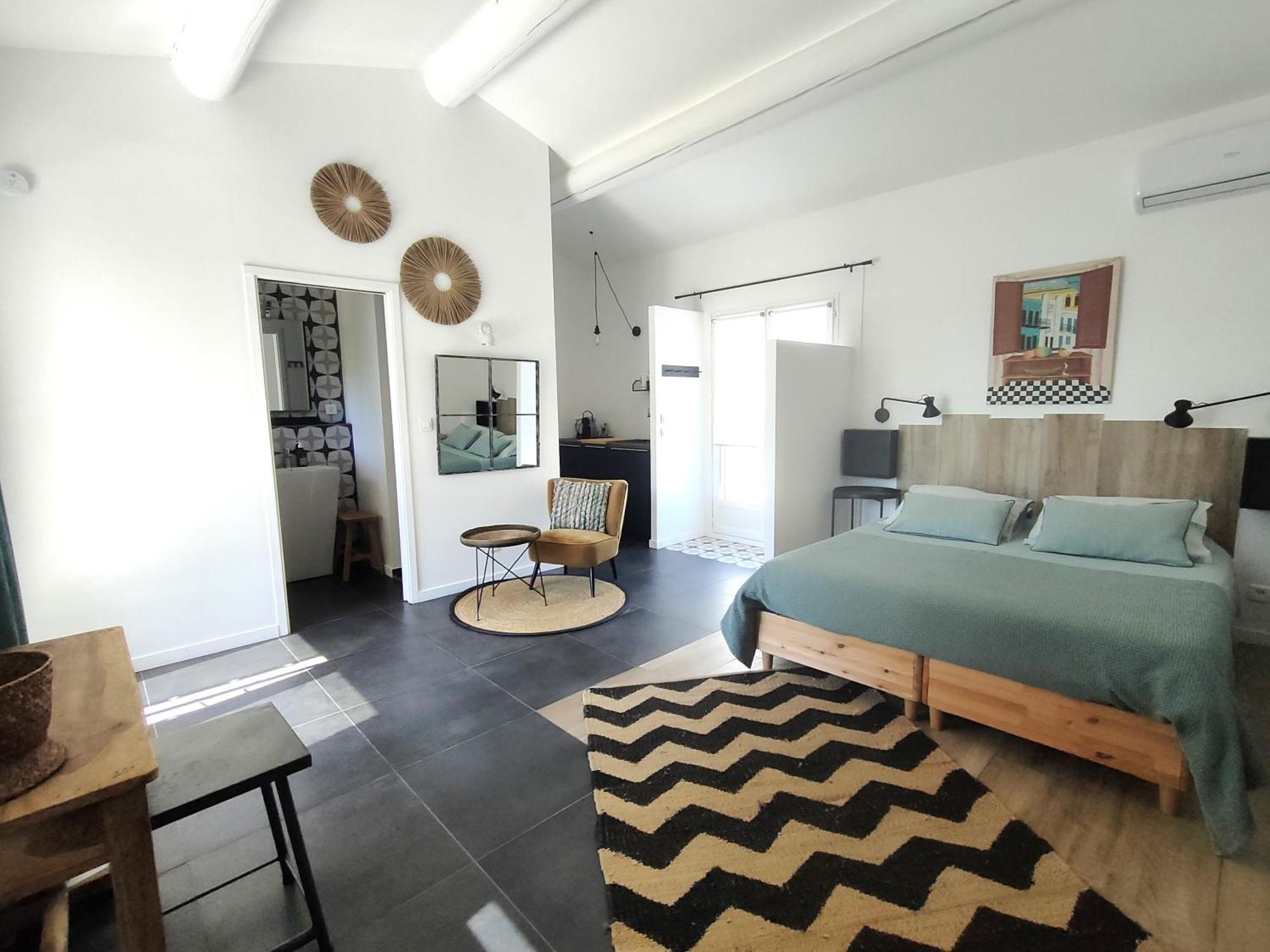 Cabrières-dʼAvignon Villa Cabrida الغرفة الصورة